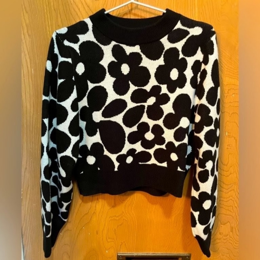 H&M 60's flower sweater - part of a set!